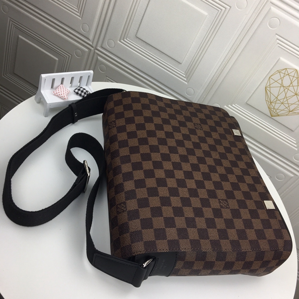 ルイヴィトンバッグ素材ディテール